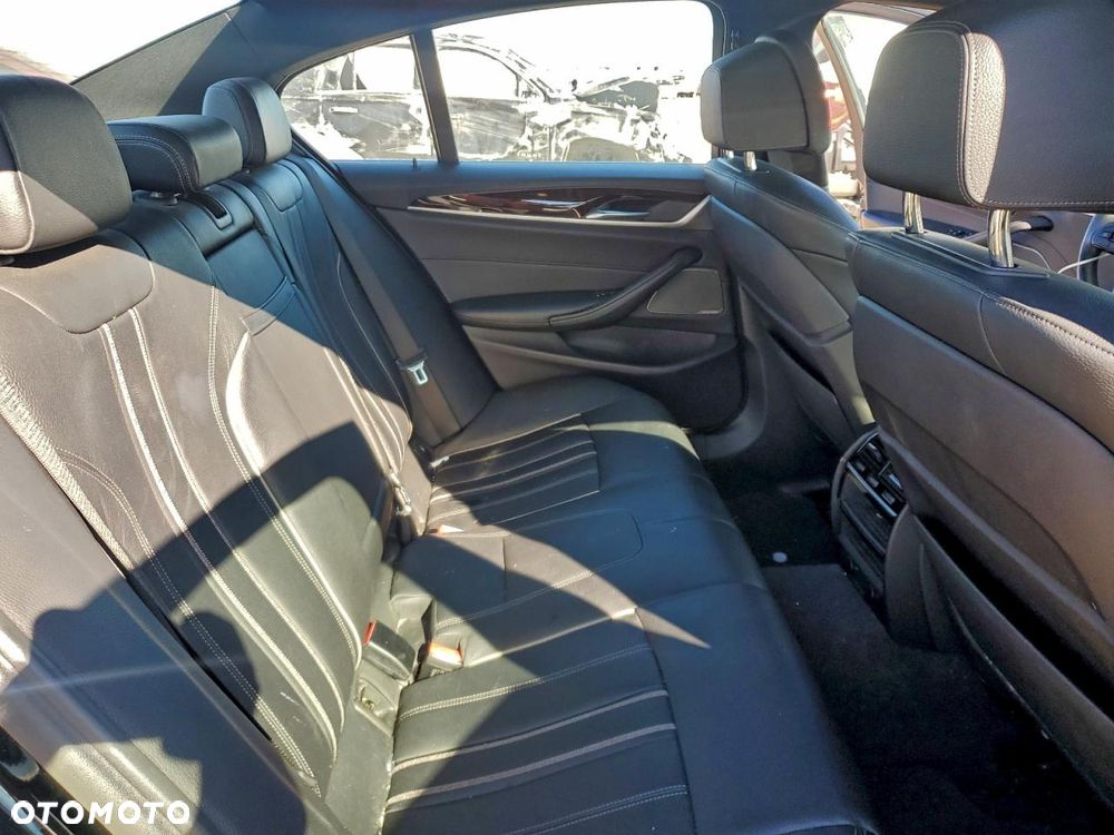 BMW Seria 5 530i - 12