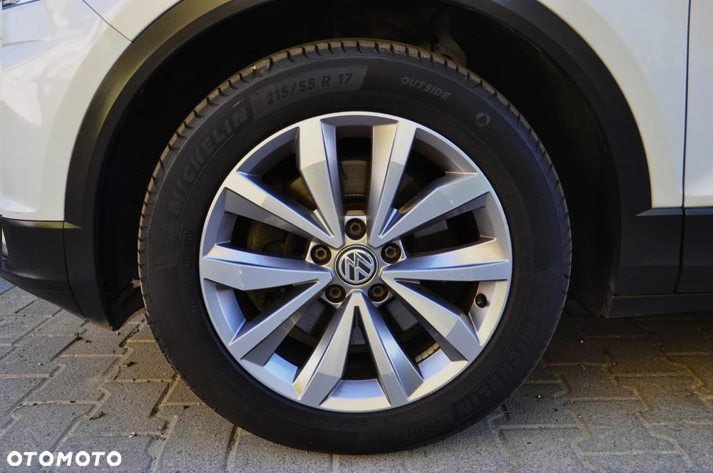 Volkswagen T-Roc 2.0 TDI SCR 4MOTION IQ.DRIVE - 36
