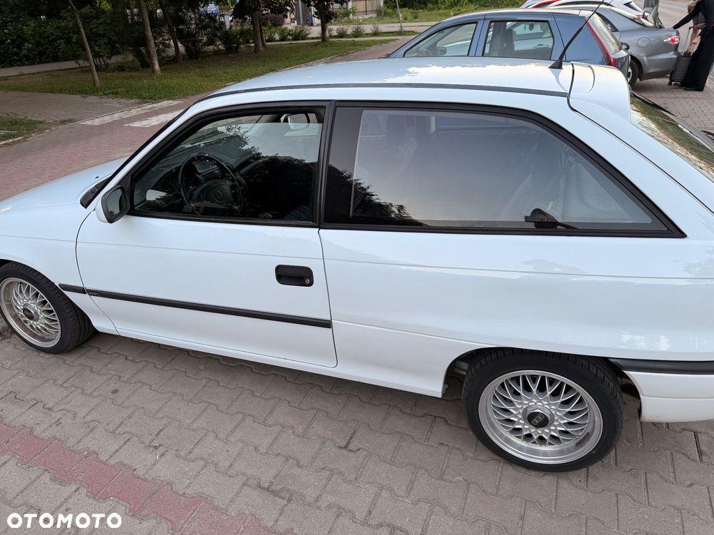 Opel Astra 2.0 GSI - 6