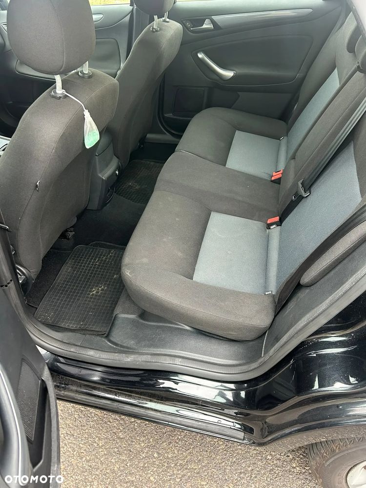 Ford Mondeo - 18