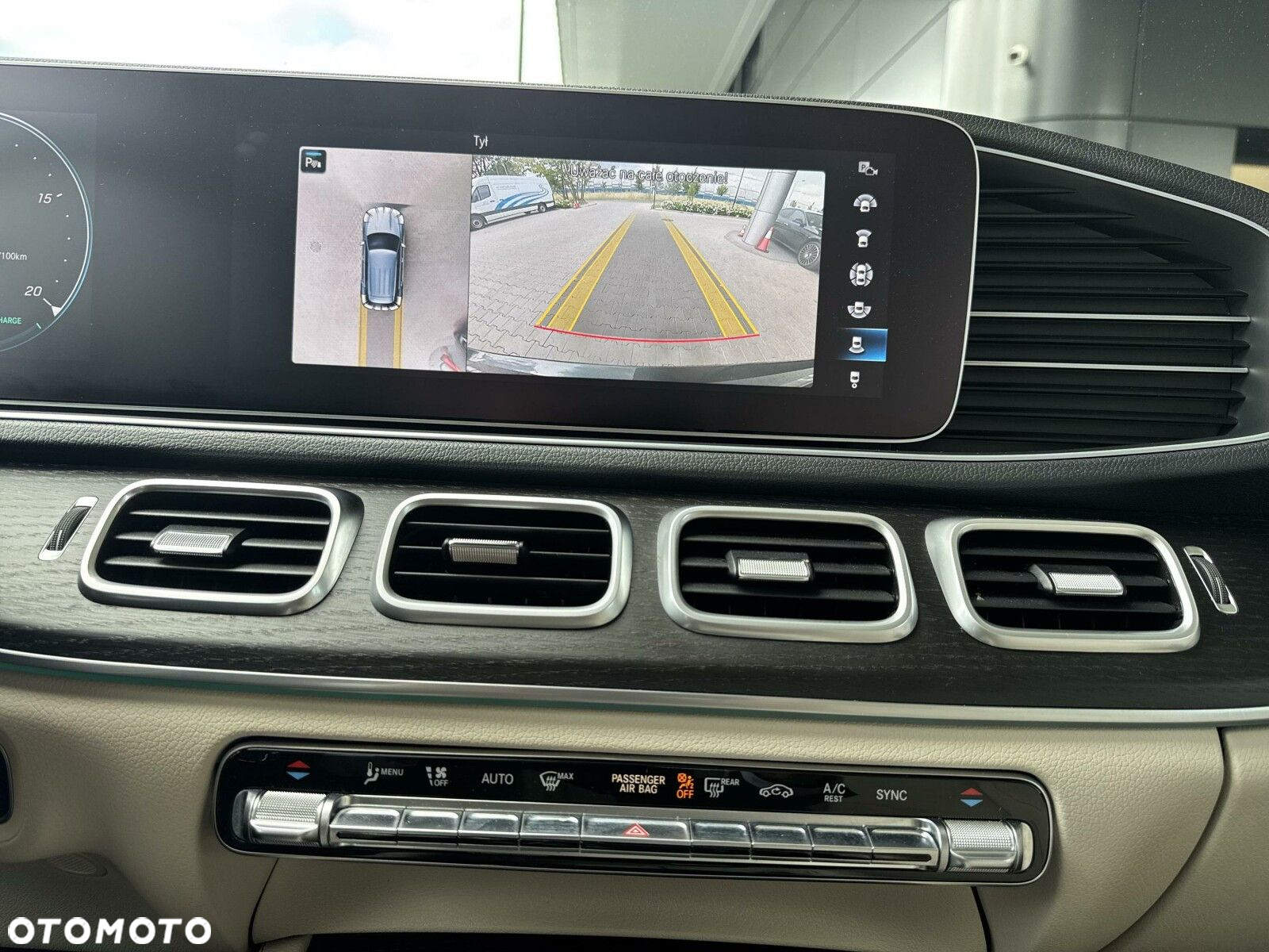 Mercedes-Benz GLE - 25