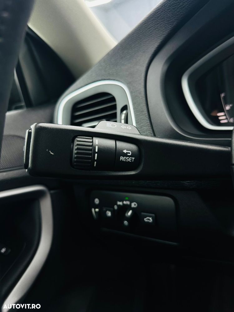 Volvo V40 D2 DRIVe Kinetic - 27