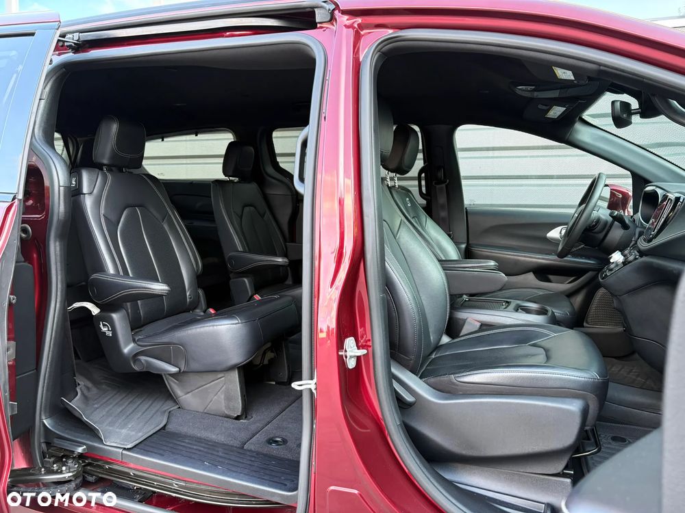 Chrysler Pacifica - 13