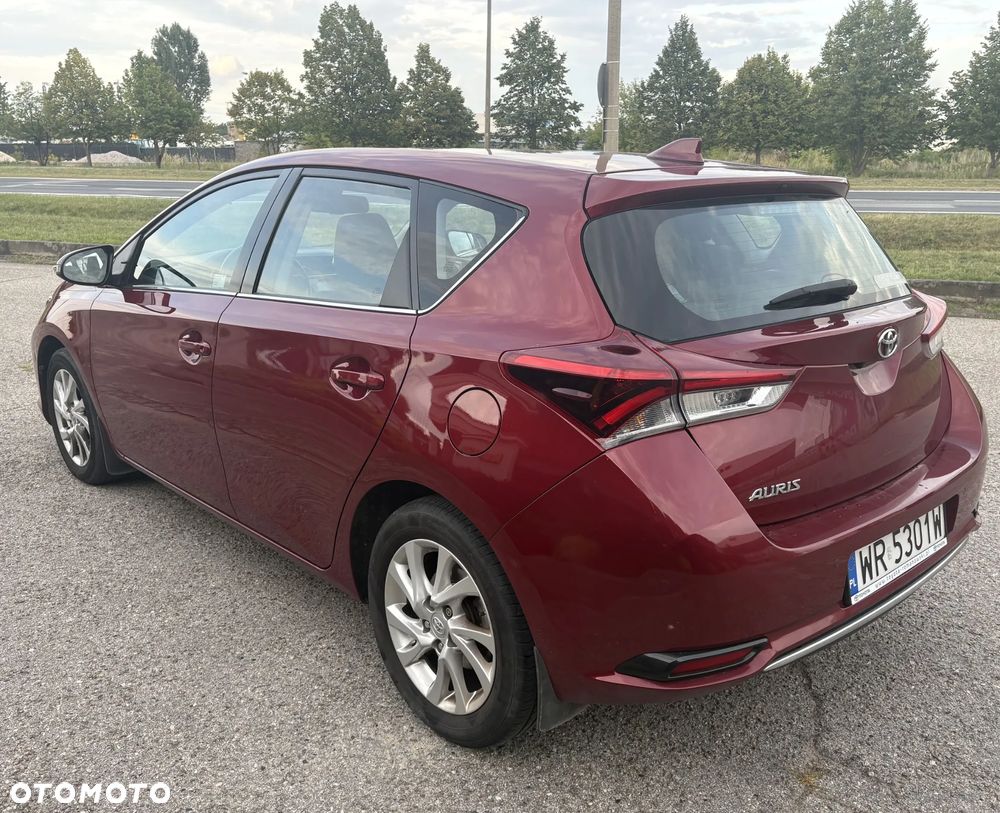 Toyota Auris 1.6 Premium - 6