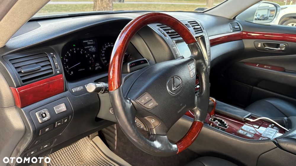 Lexus LS 460 Prestige - 22