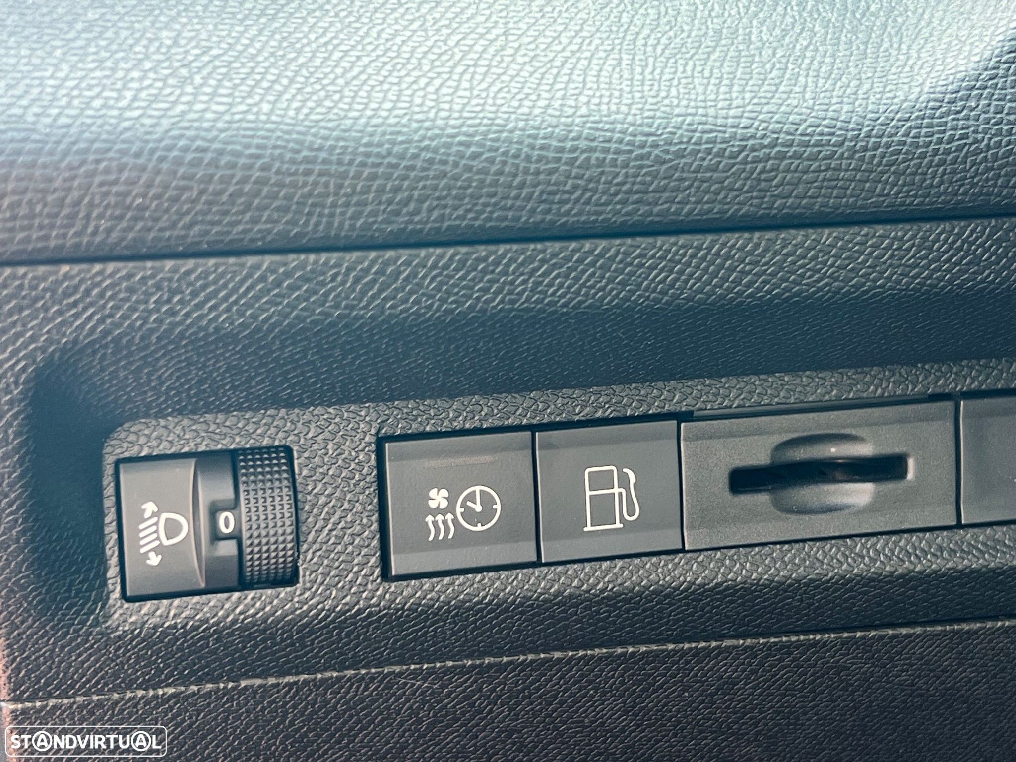Peugeot 308 1.6 Hybrid Allure Pack e-EAT8 - 13