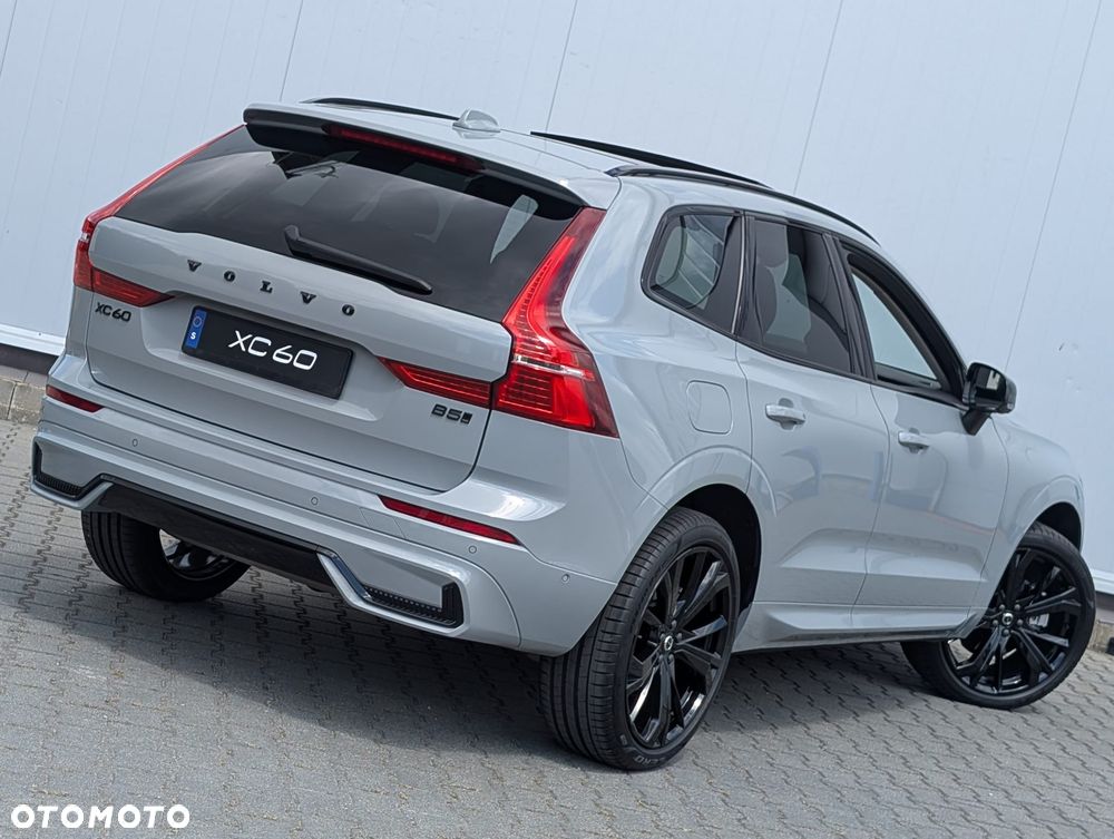 Volvo XC 60 B5 B AWD Plus Dark - 11