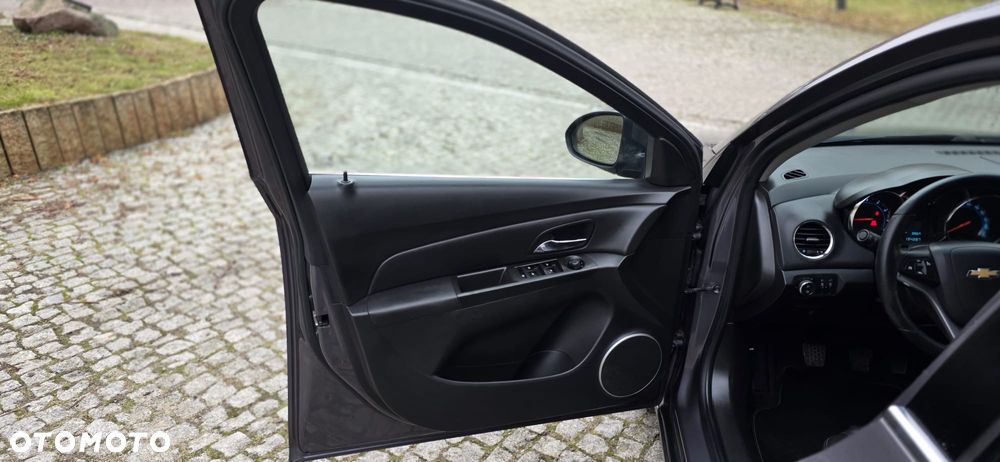 Chevrolet Cruze 1.8 LT+ - 11