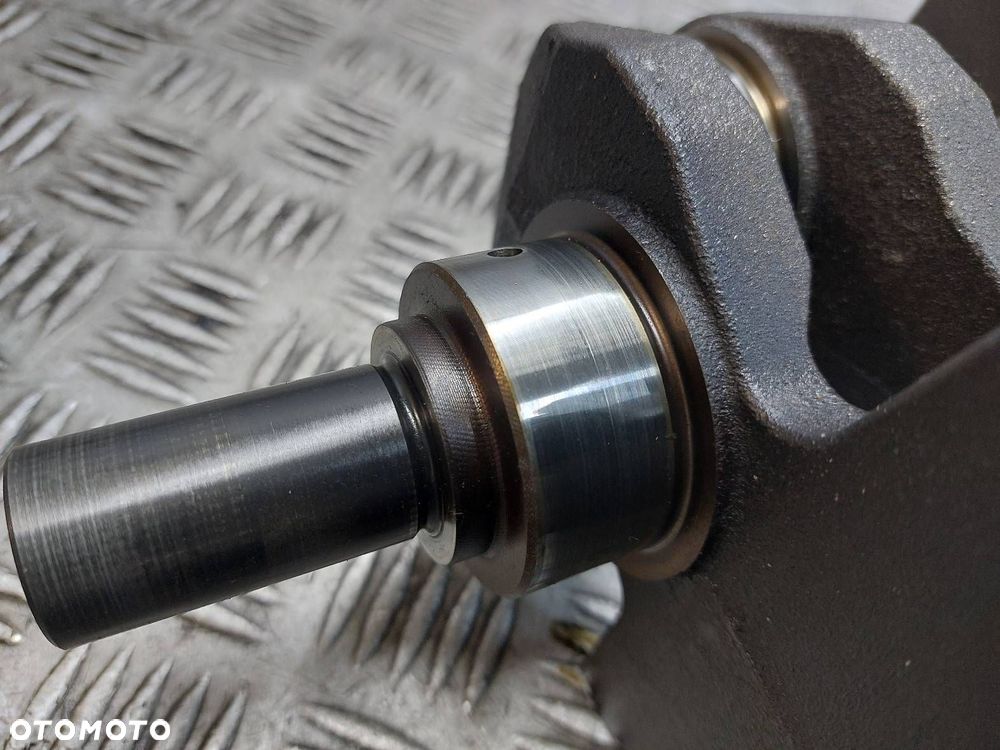 WAŁ KORBOWY MAZDA 6 II GH 2.0 16V - 2