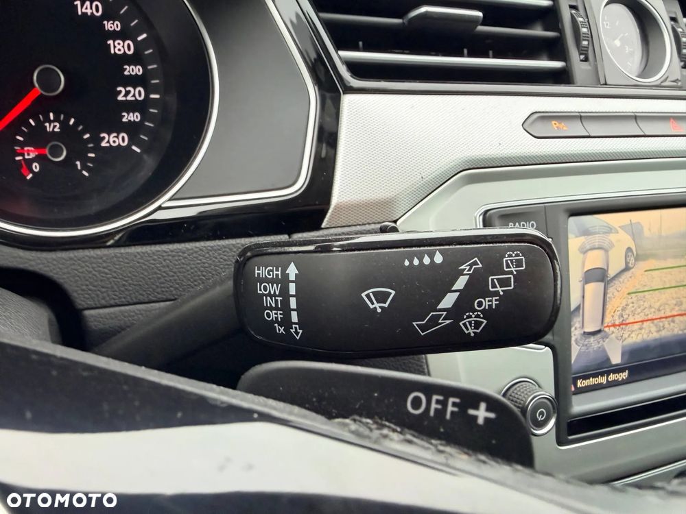 Volkswagen Passat - 26