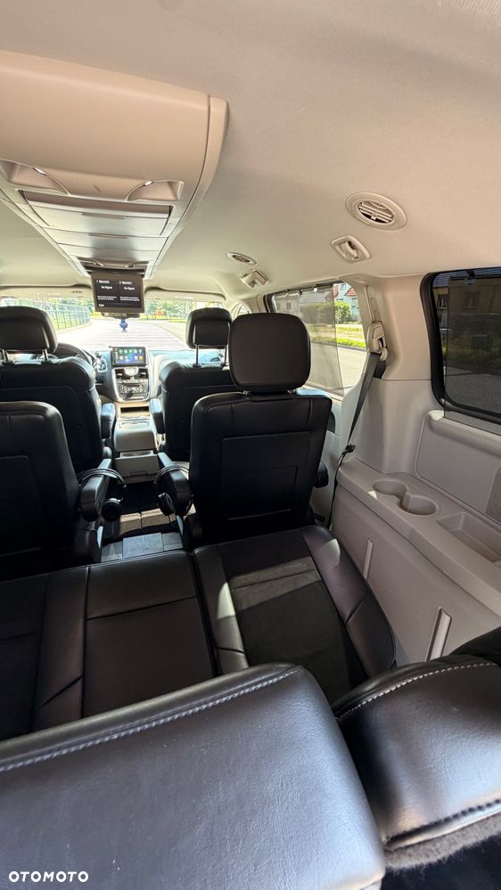 Chrysler Town & Country 3.6 Limited - 12
