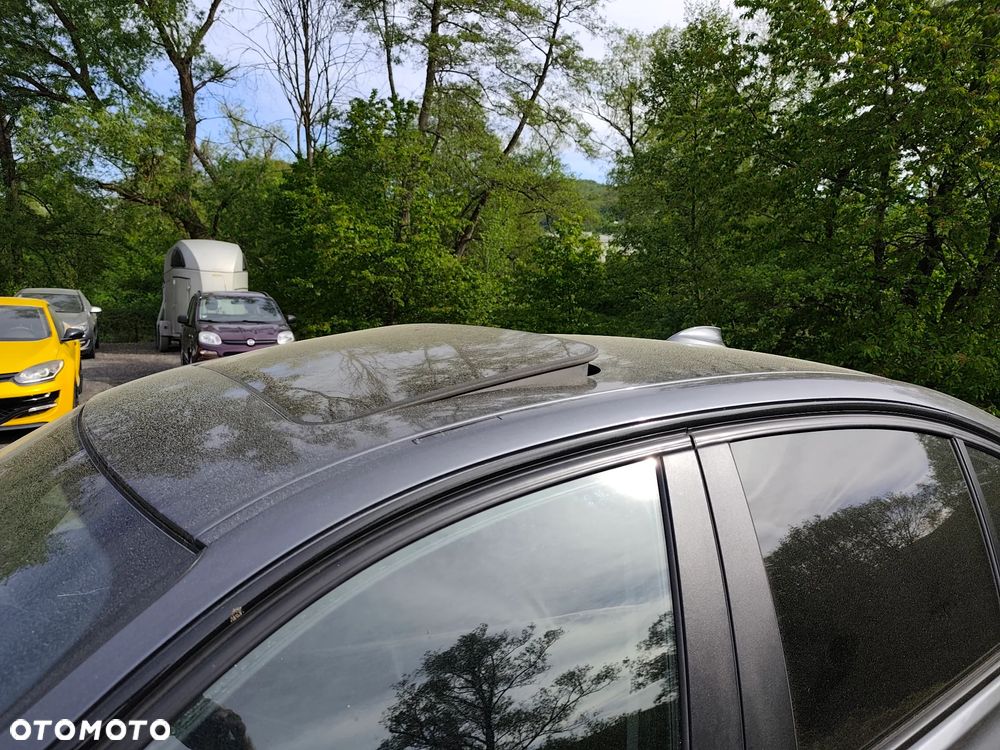 BMW Seria 3 330d xDrive Luxury Line - 13
