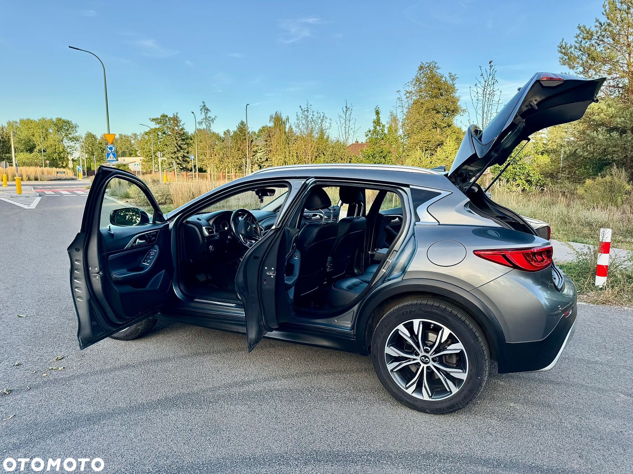 Infiniti QX30 - 13