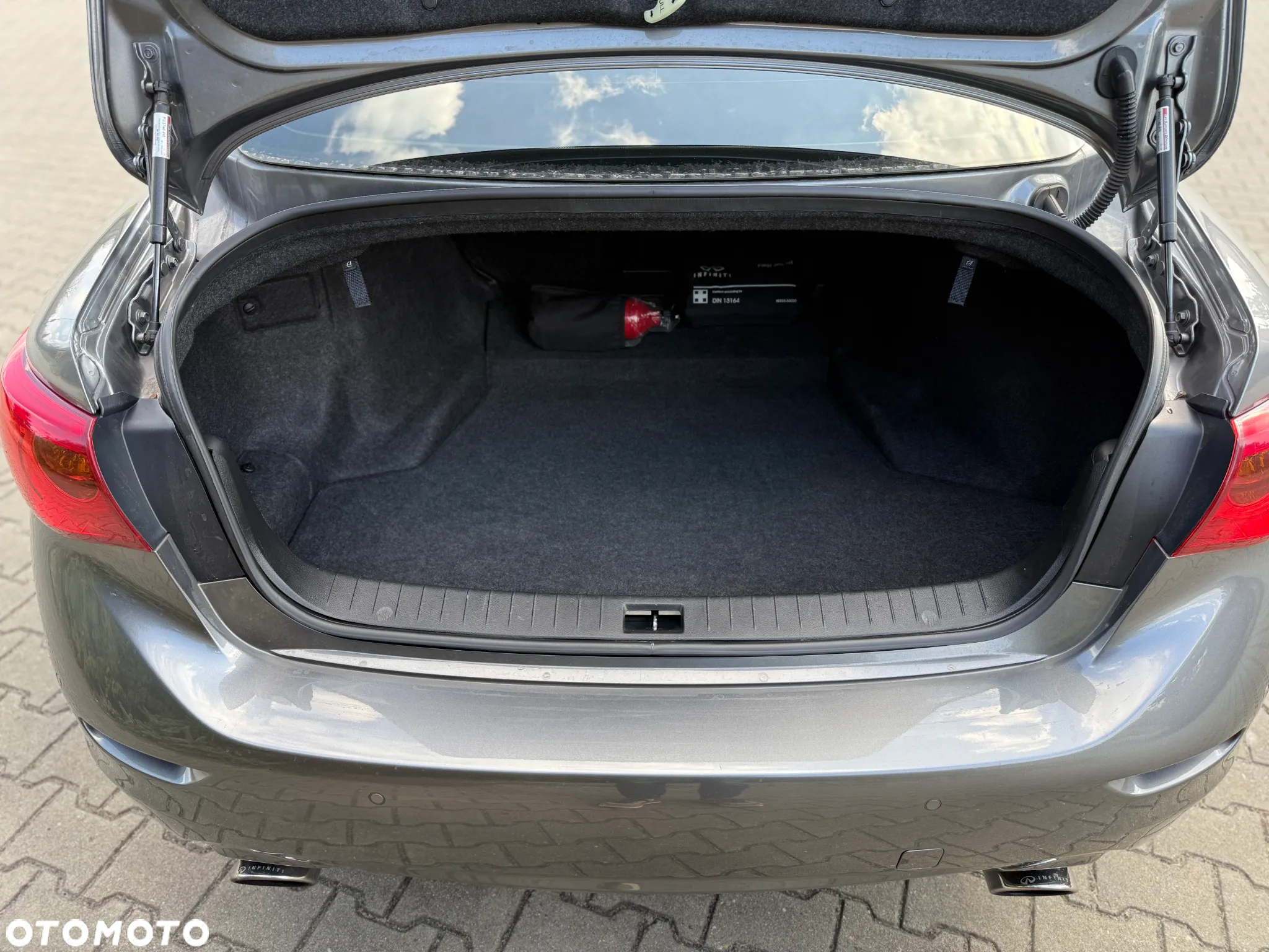 Infiniti Q50 2.0t Sport Sound Studio by Bose - 26
