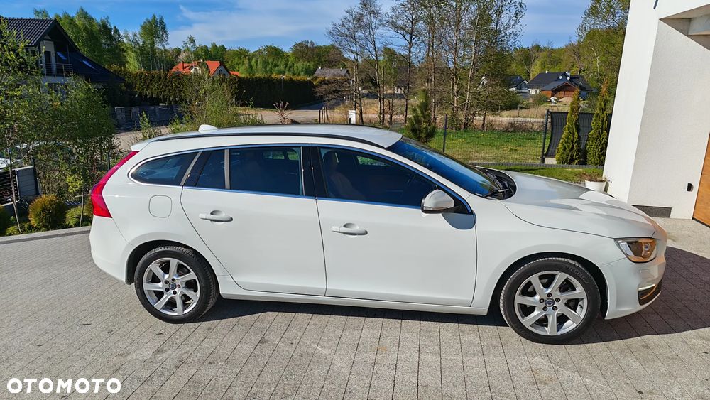 Volvo V60 D4 Geartronic Momentum - 20