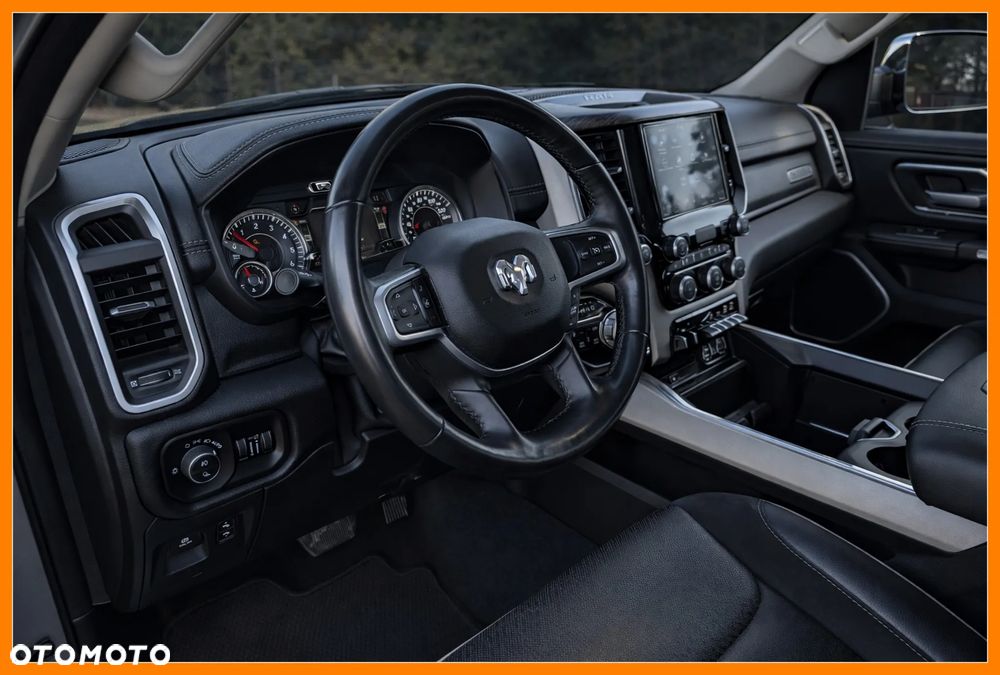 RAM 1500 Crew Cab Laramie - 12