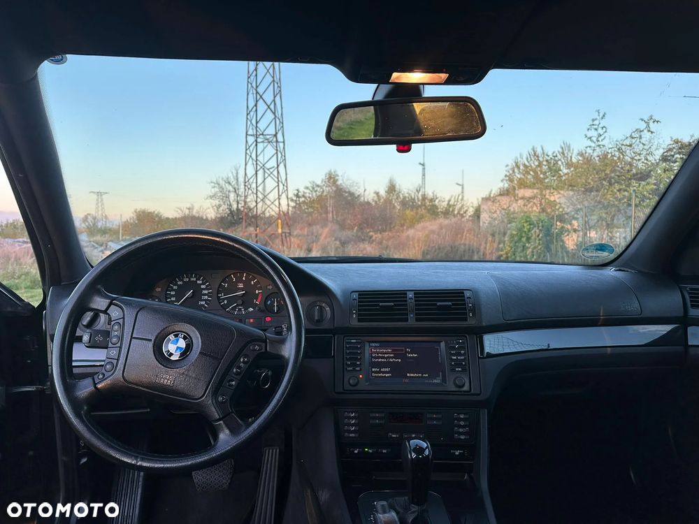 BMW Seria 5 525i - 4