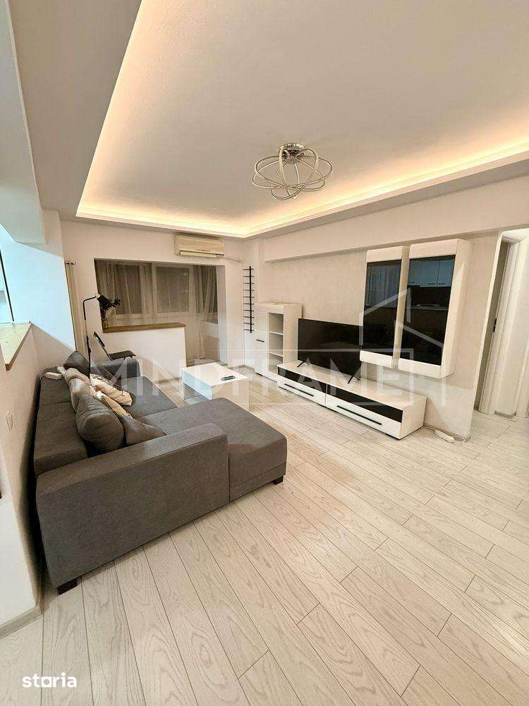 Brancoveanu Metrou Bloc Reabilitat Parcare — fotografia 1