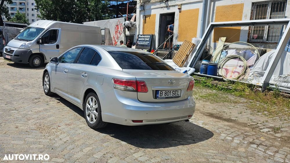 Toyota Avensis - 5