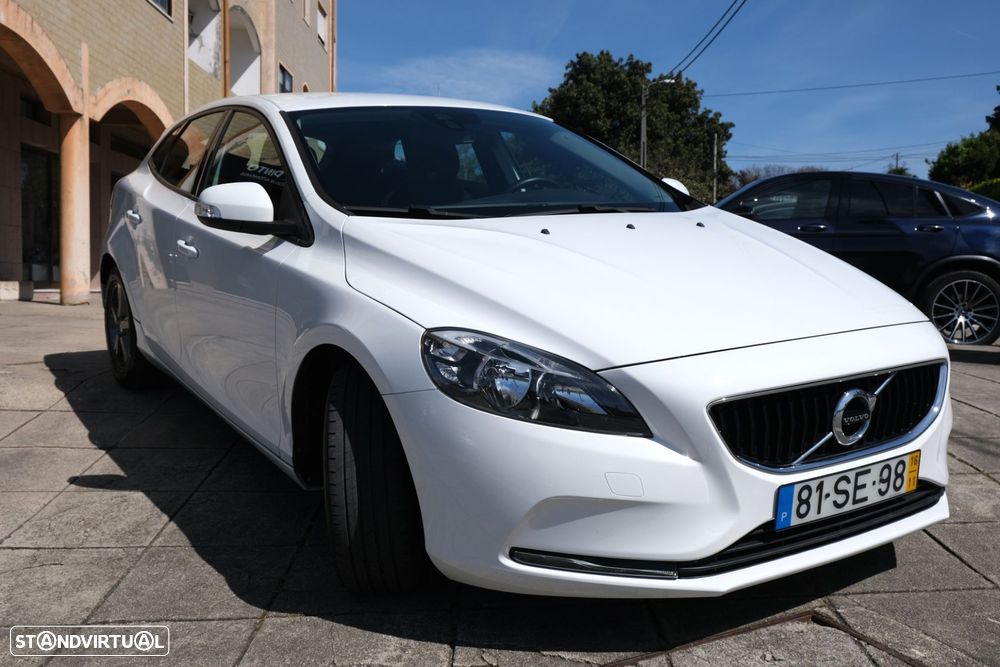 Volvo V40 2.0 D2 Momentum - 4