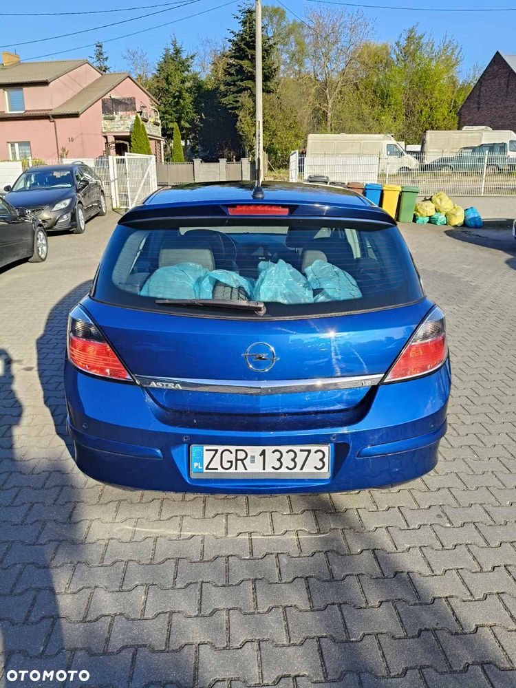 Opel Astra 1.8 Essentia - 2