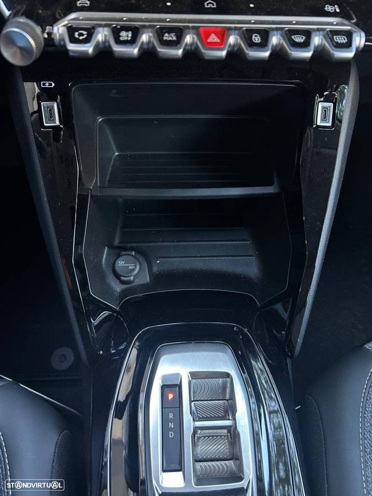 Peugeot 208 1.2 Hybrid Allure e-DCS6 - 11