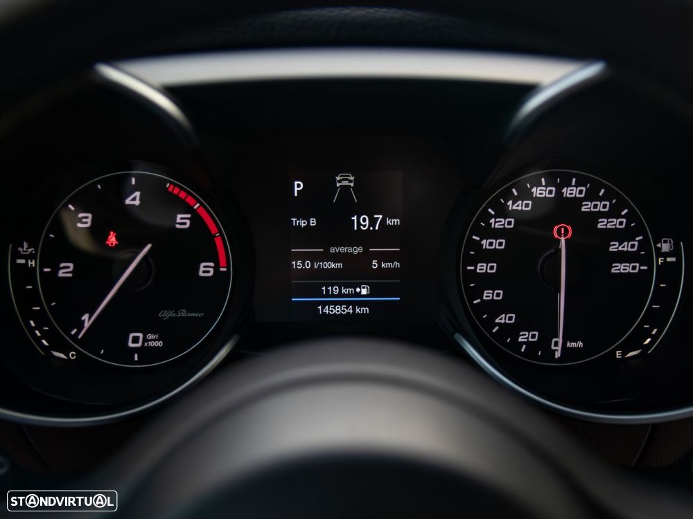 Alfa Romeo Giulia 2.2 D Super AT8 - 25