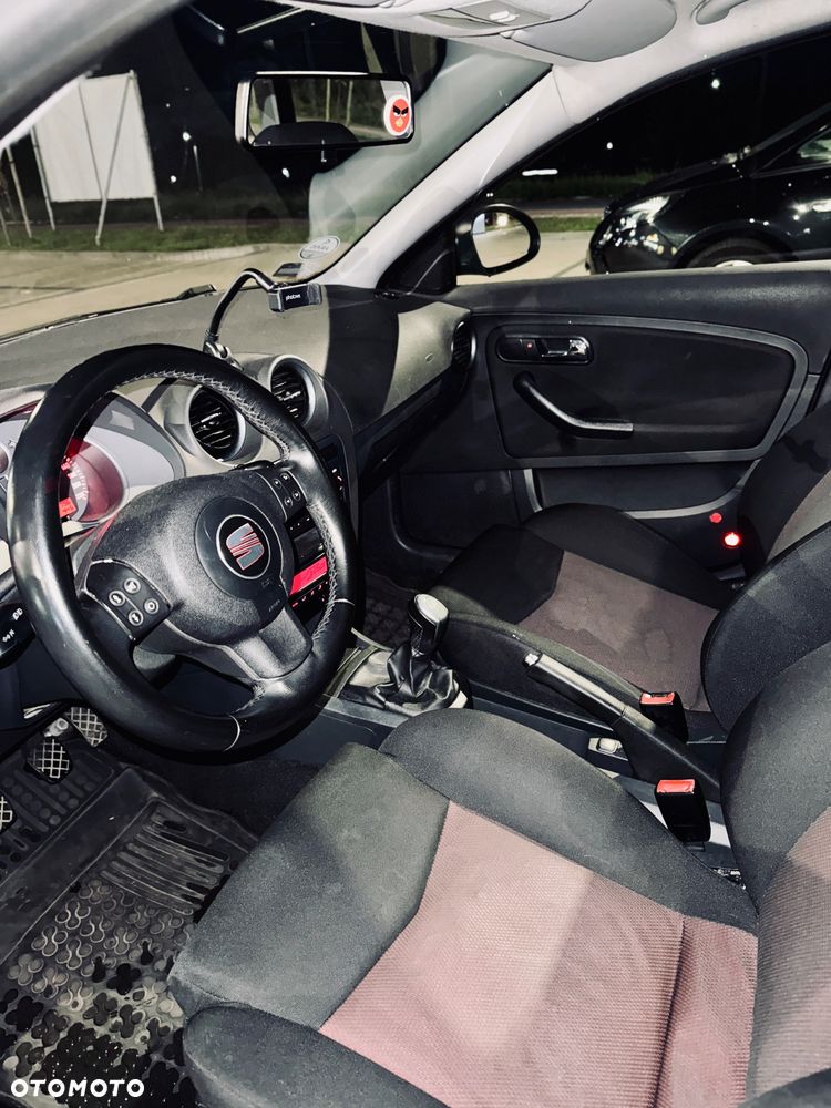 Seat Ibiza 1.6 16V Sport - 25