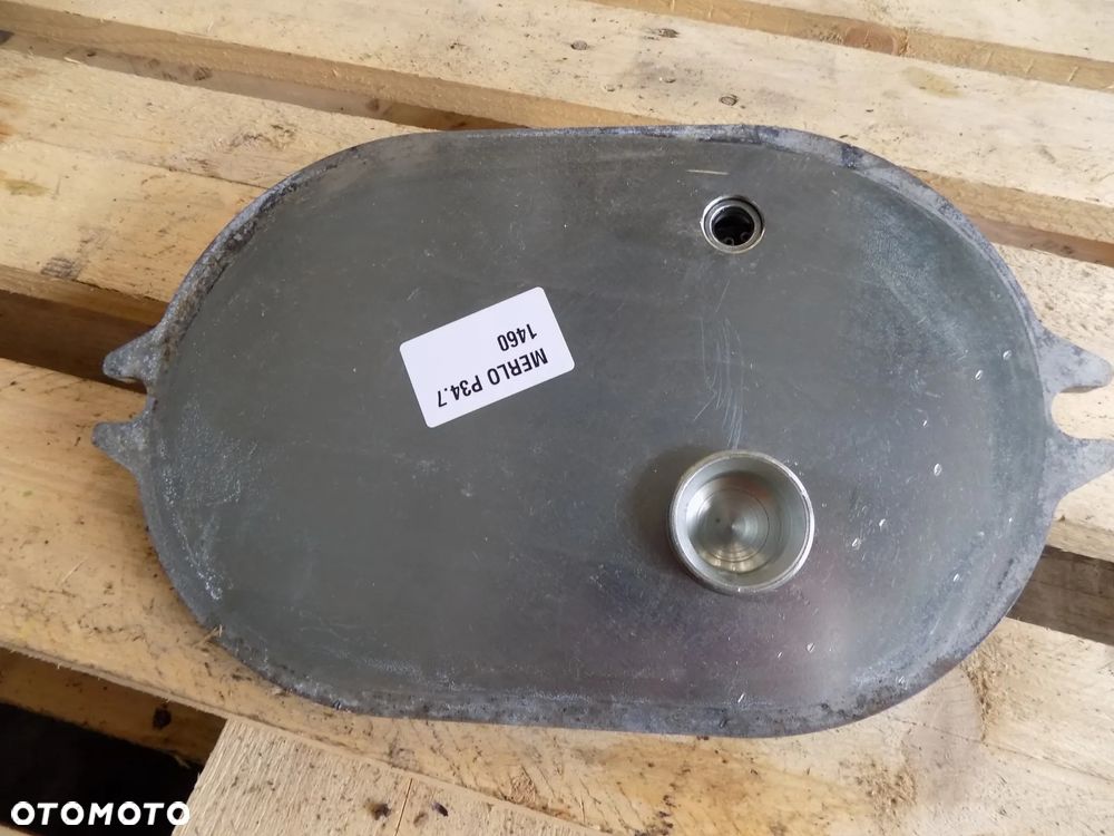 Merlo P 34.7 pokrywa odpowietrznik zbiornika hydrauliki - 3
