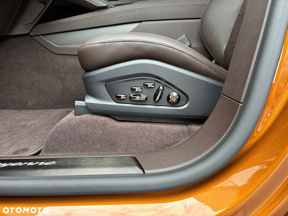 Porsche Cayenne - 18