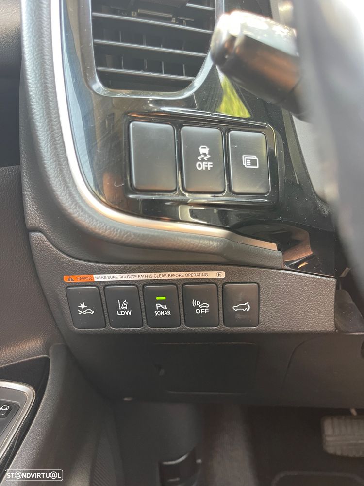 Mitsubishi Outlander - 9