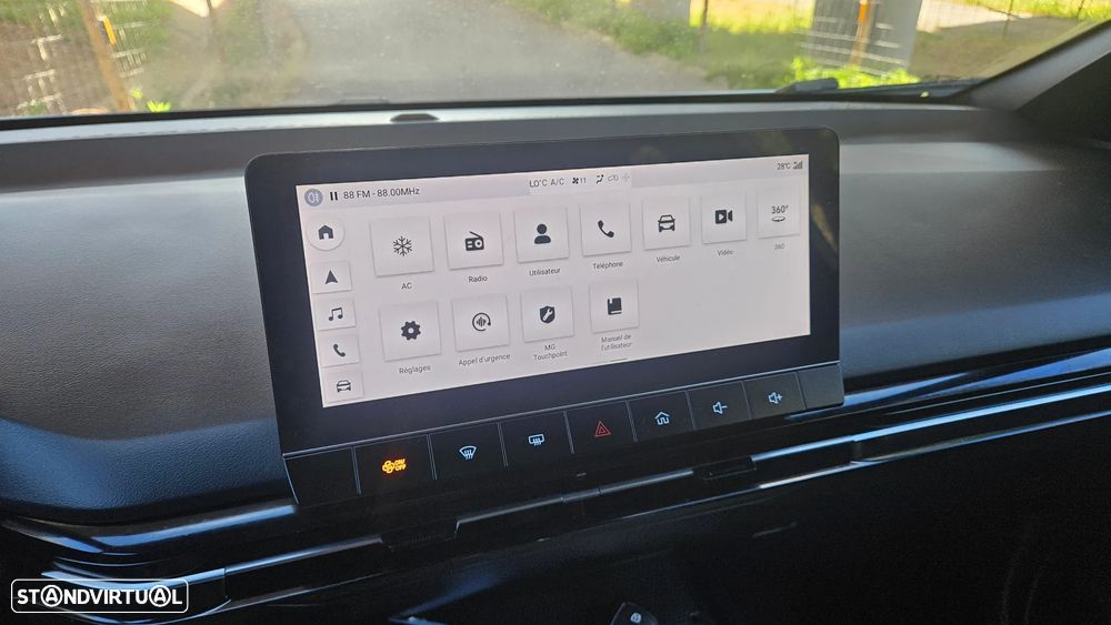 MG MG4 64 kWh Luxury - 23