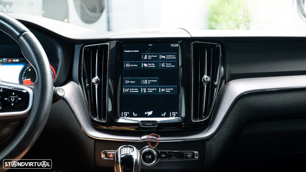 Volvo XC 60 D4 AWD RDesign - 39
