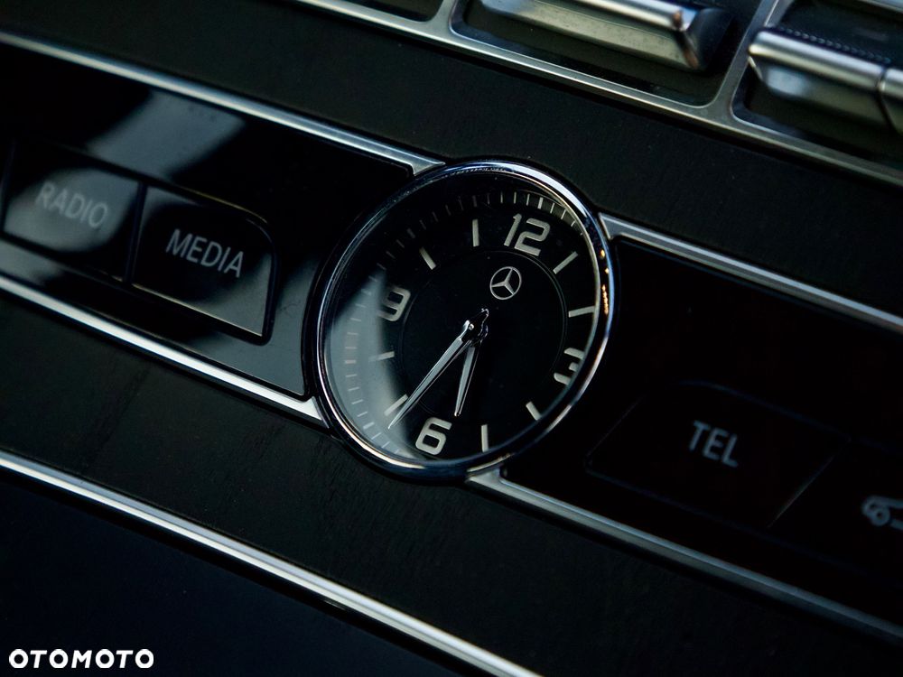 Mercedes-Benz Klasa E 400 4-Matic 9G-TRONIC - 17
