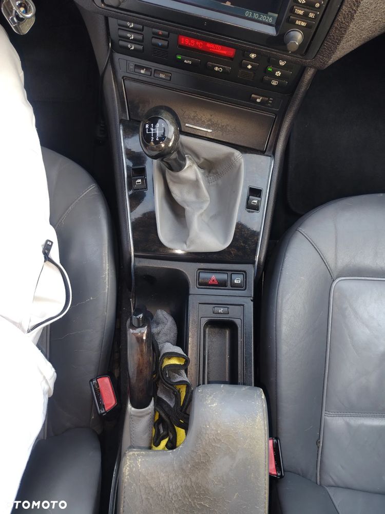 BMW Seria 3 318i - 9