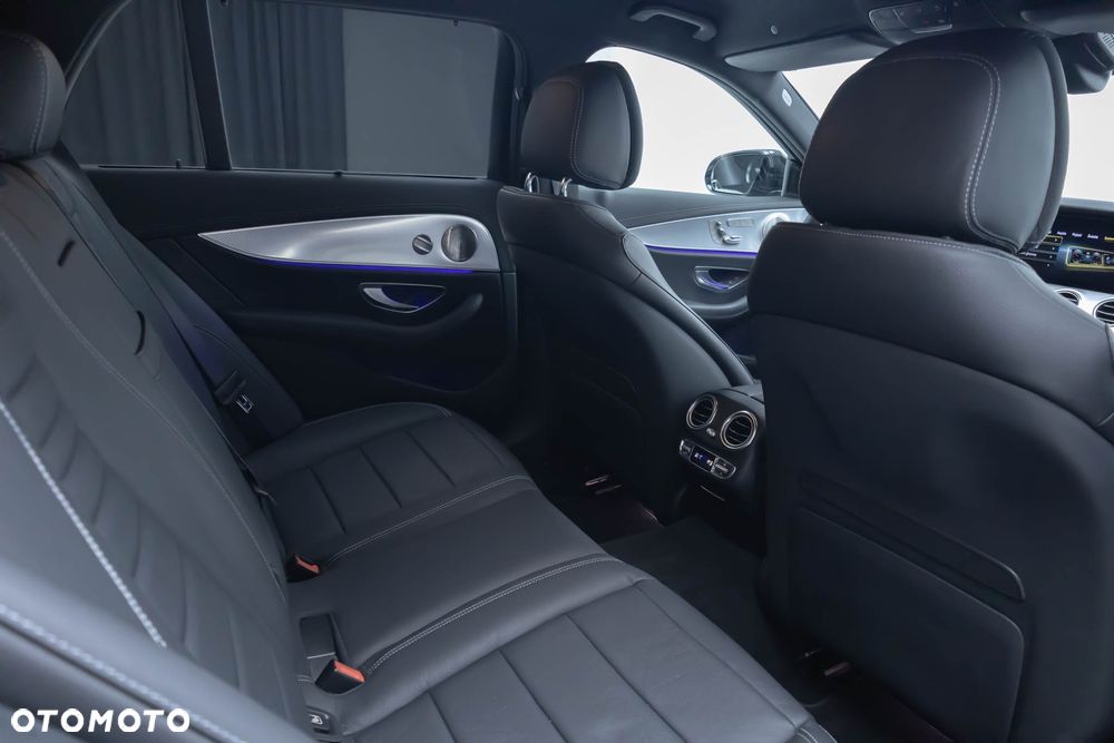 Mercedes-Benz Klasa E 300 de 4-Matic Avantgarde - 38