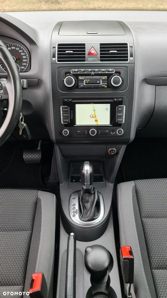 Volkswagen Touran - 20