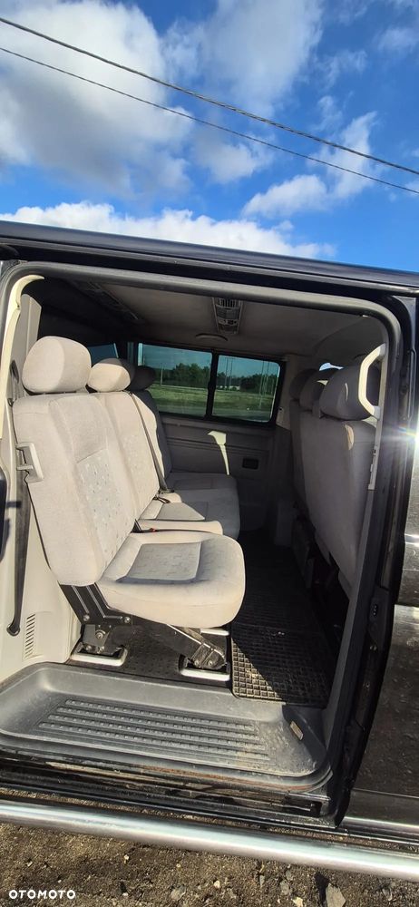 Volkswagen Caravelle - 16