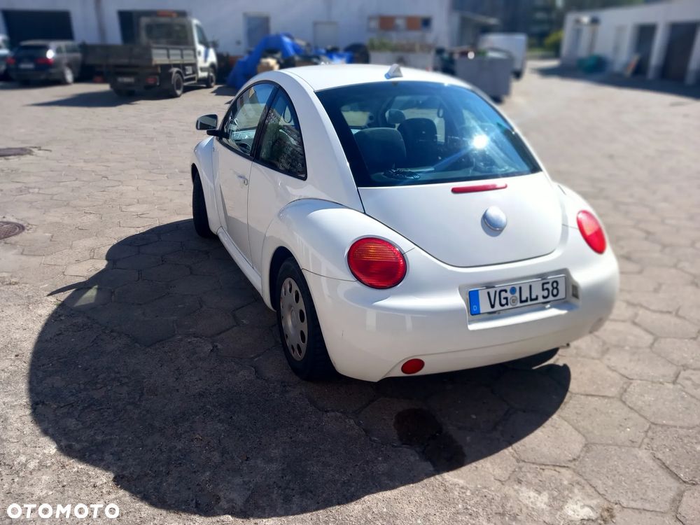 Volkswagen New Beetle 1.6 Coastal - 17