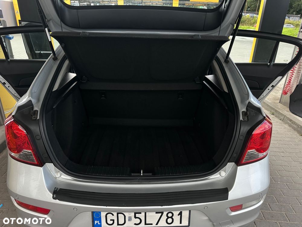 Chevrolet Cruze 1.6 LT - 11
