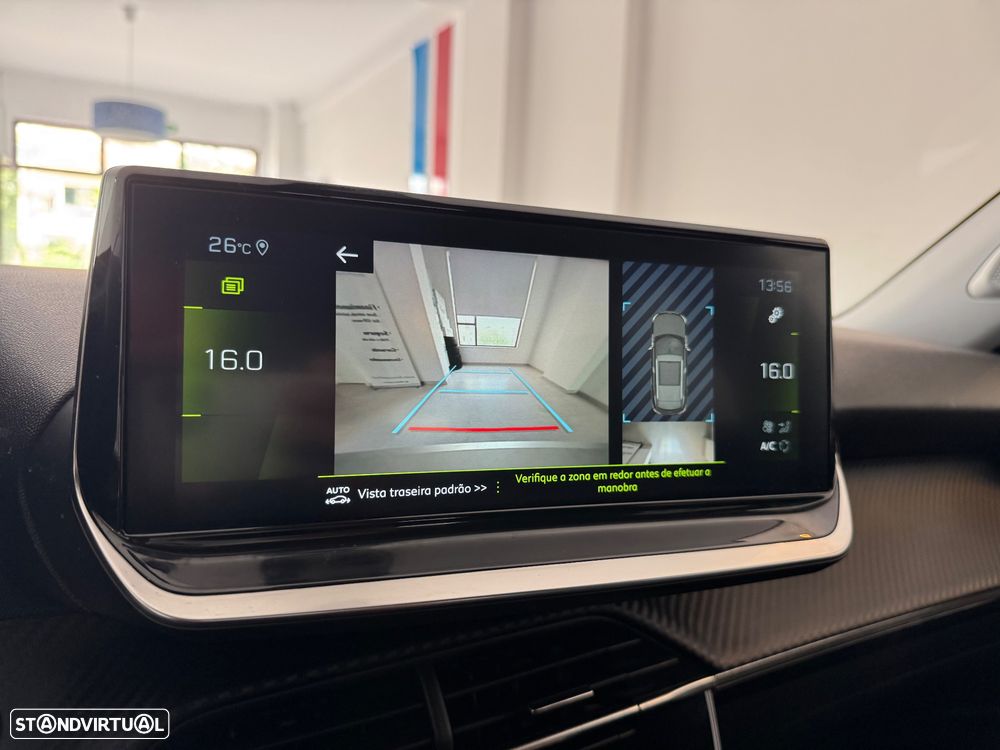 Peugeot 2008 1.2 PureTech Allure EAT8 - 26