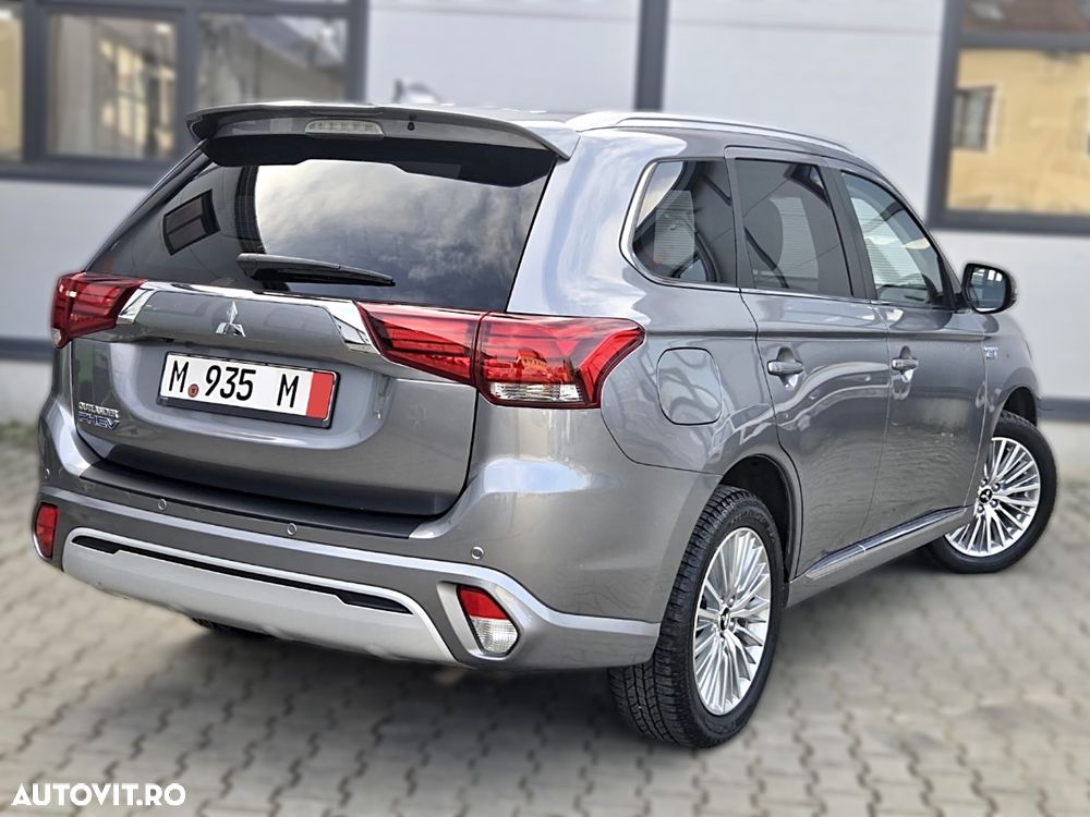 Mitsubishi Outlander - 8