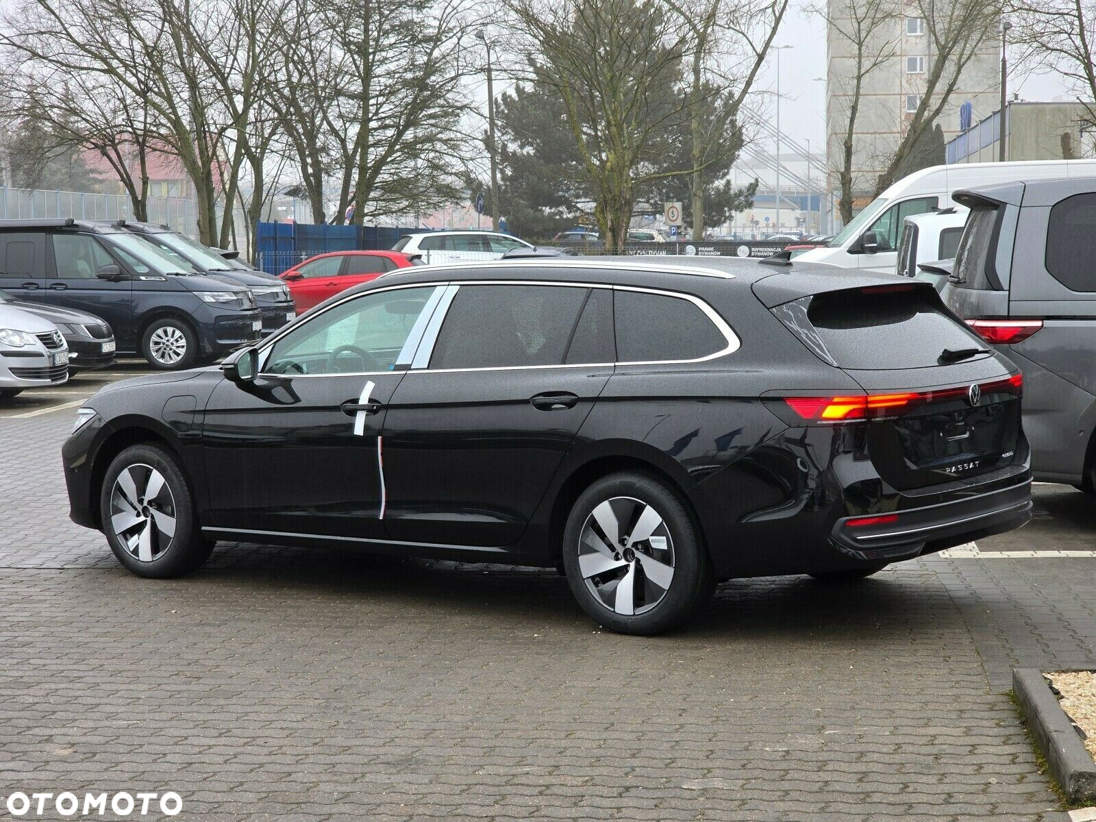 Volkswagen Passat - 11