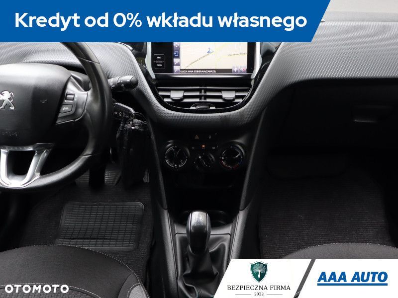 Peugeot 208 - 13