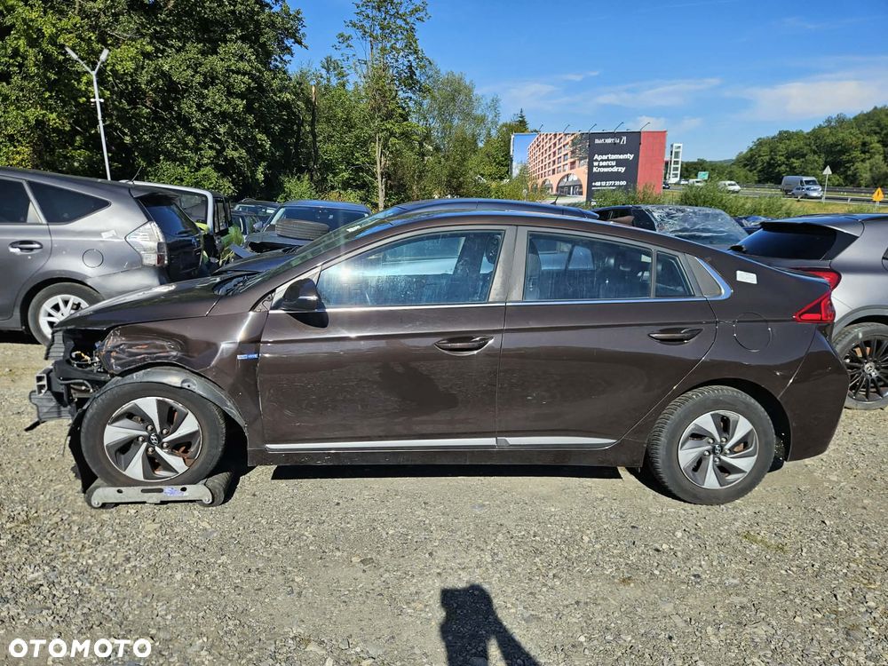 Hyundai IONIQ 1.6 GDI Premium - 10