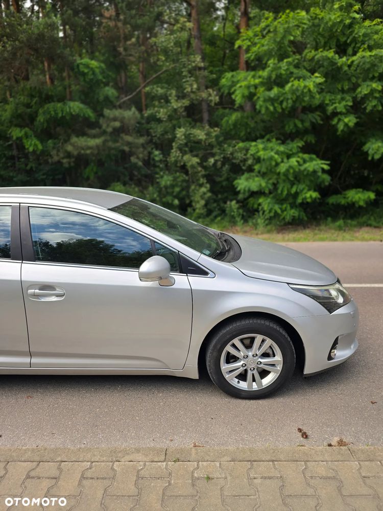 Toyota Avensis 2.0 D-4D Premium - 13