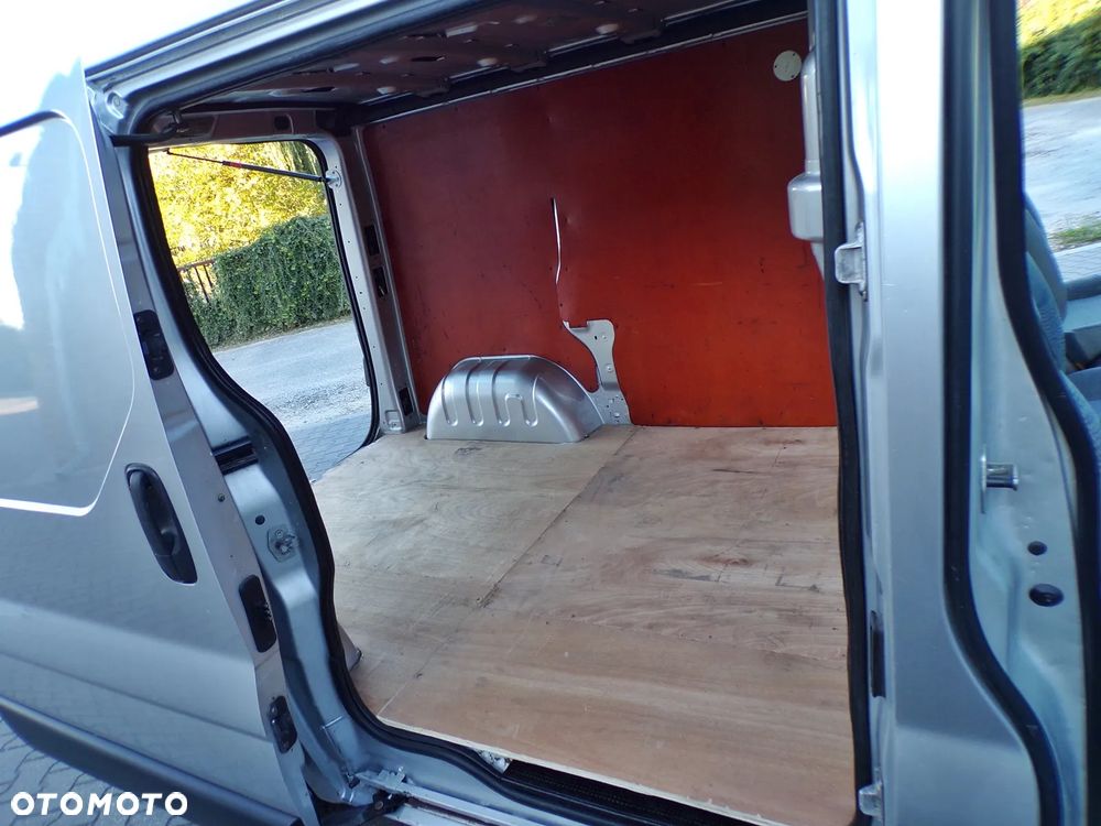 Renault TRAFIC - 21