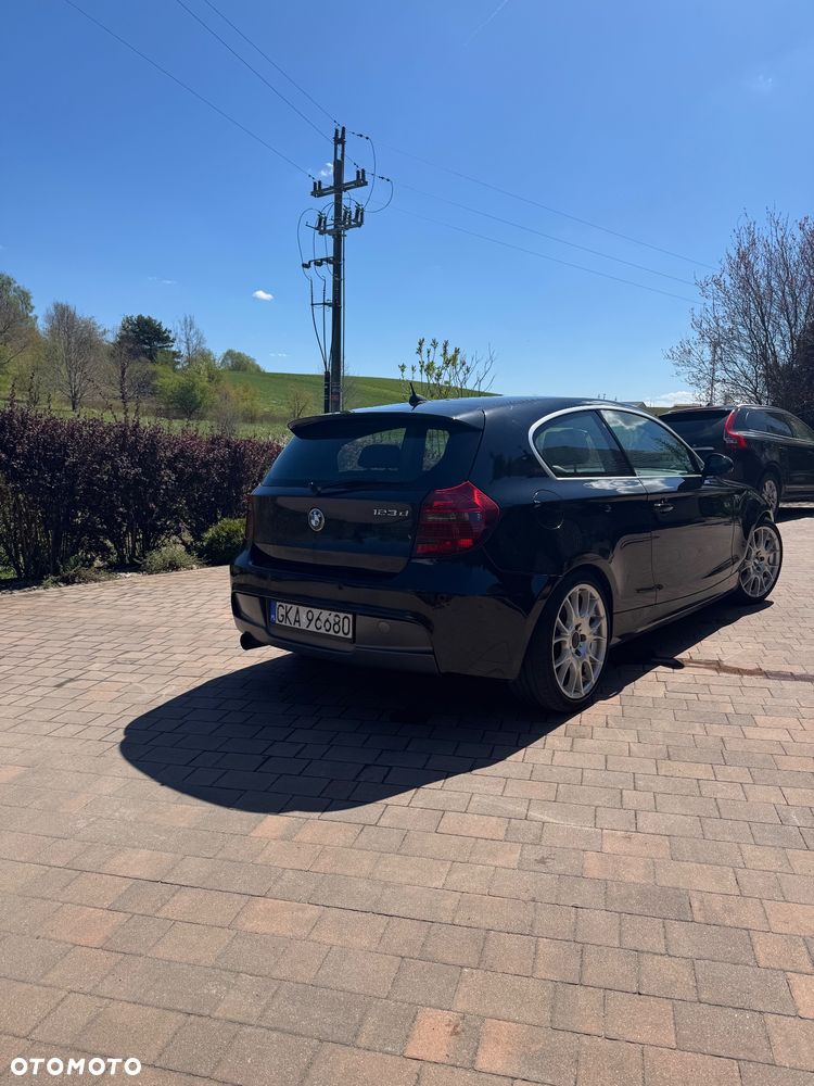 BMW Seria 1 123d - 4