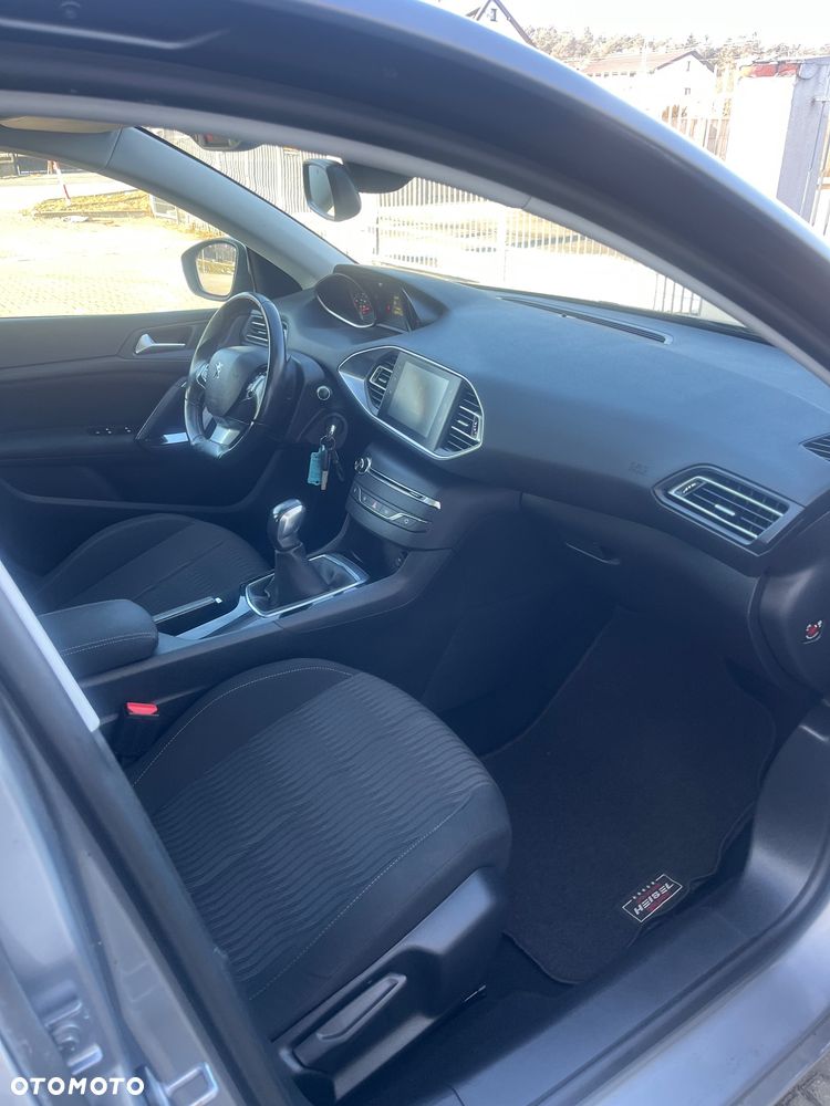 Peugeot 308 82 VTi Active - 25