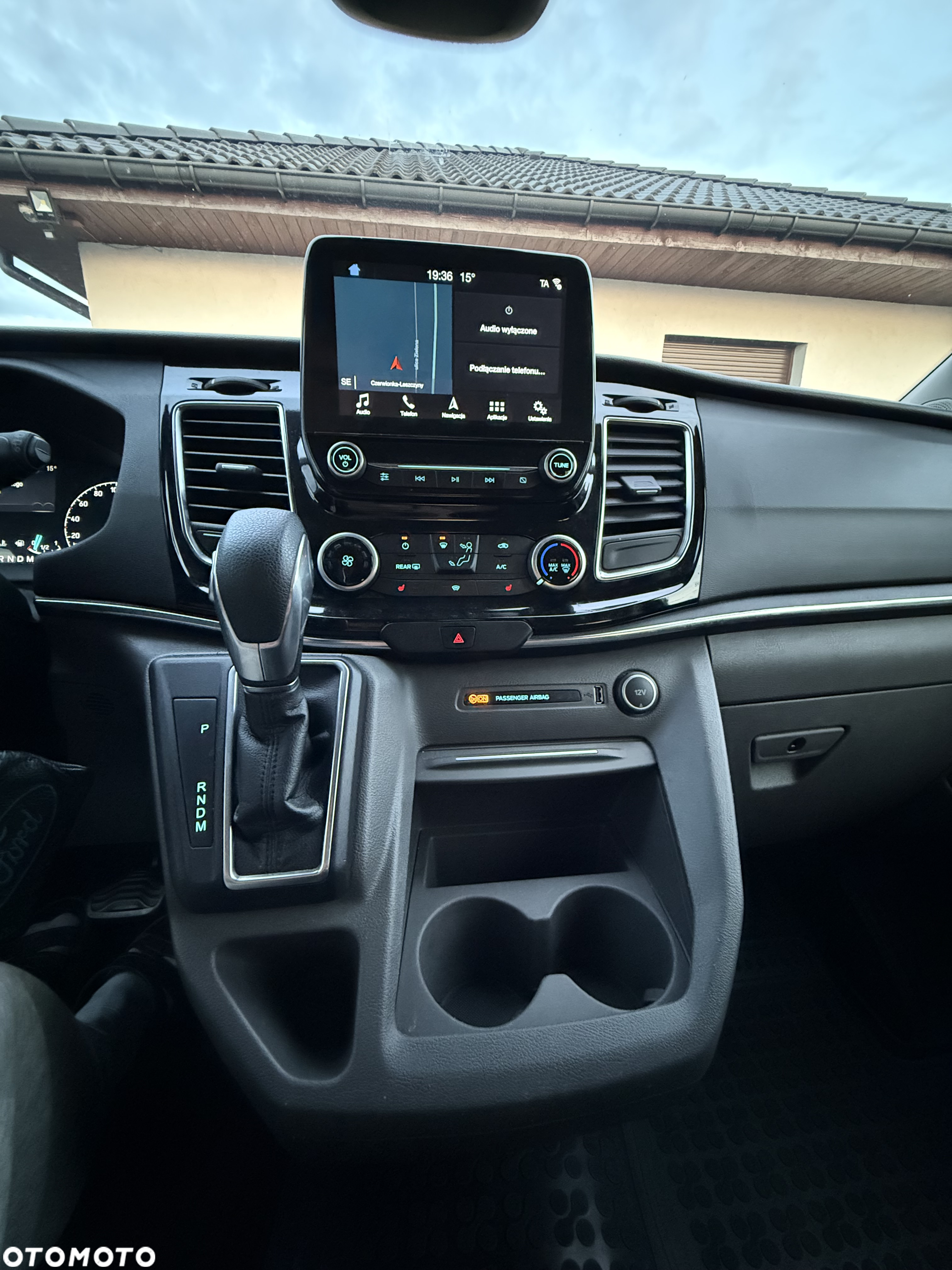 Ford Tourneo Custom - 8